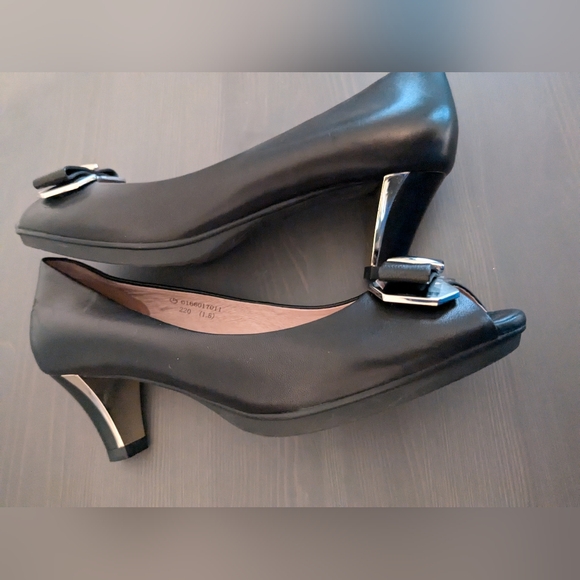 Goldlion Black/Metallic Bow Peep Toe - Picture 6 of 6